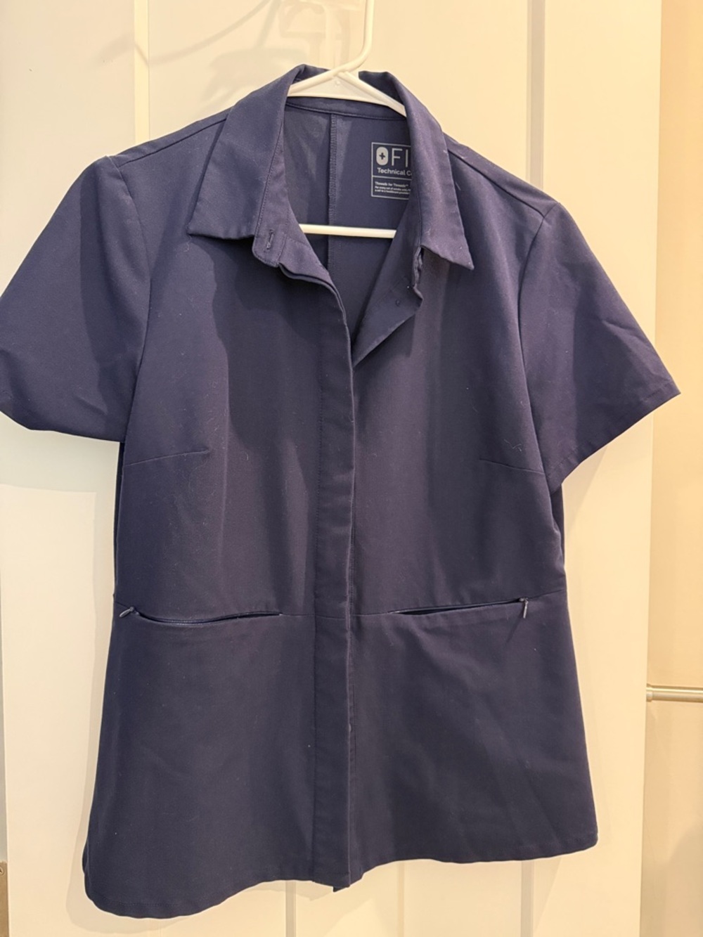 Figs Short-Sleeve Button Down Shirt in Navy